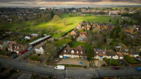 Ashcroft Quiet Garden House-London Luton Airport